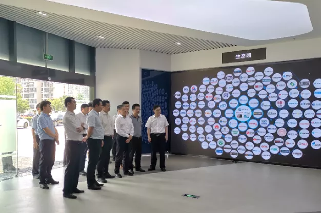 苏州市副市长杨知评调研ky开元电子·苏州网安创新基地